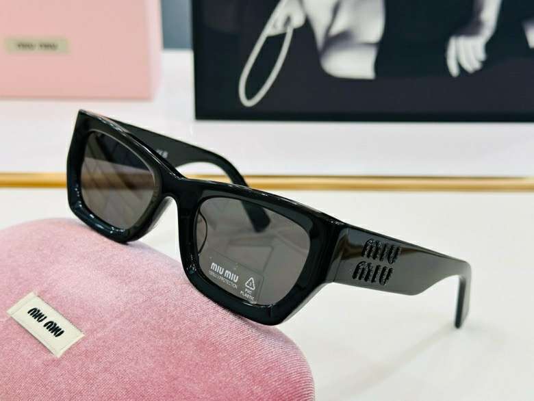 Picture of MiuMiu Sunglasses _SKUfw56969012fw